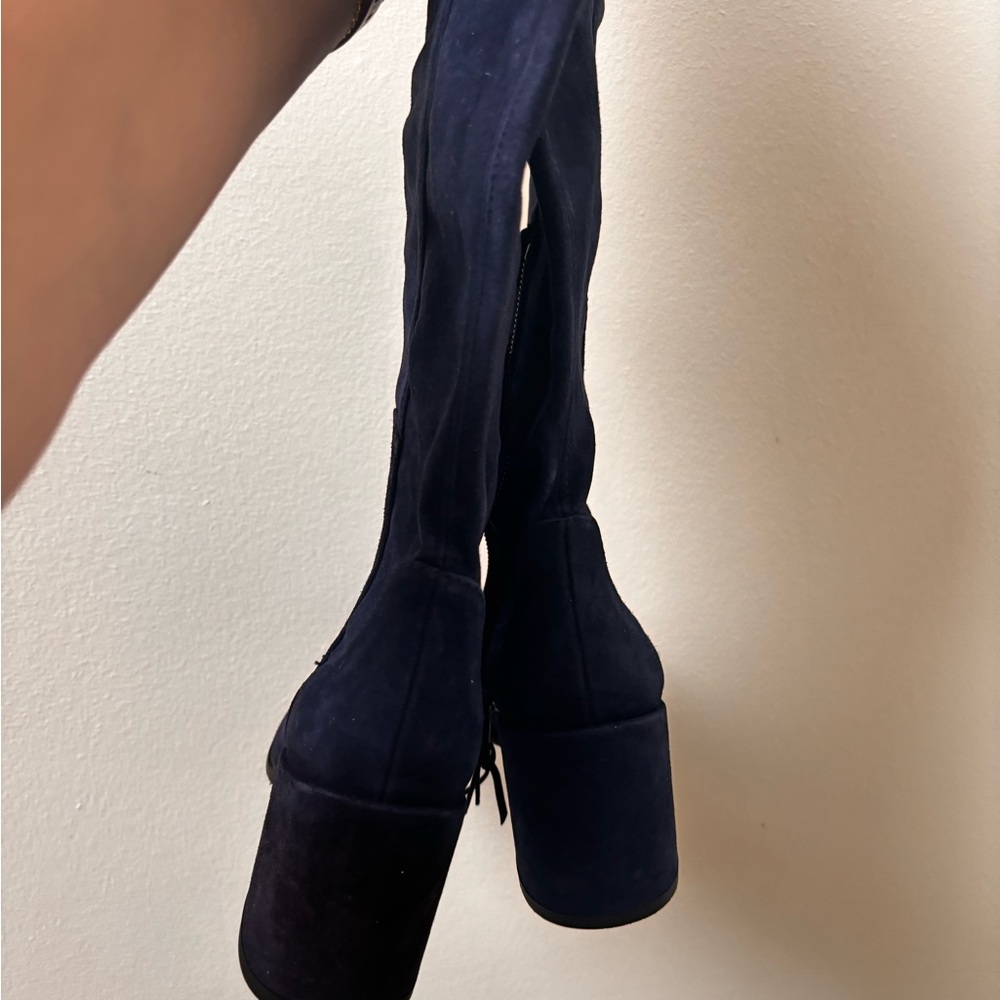Stuart Weitzmen Elegant Navy Suede Knee-High Boots - Picture 3 of 6